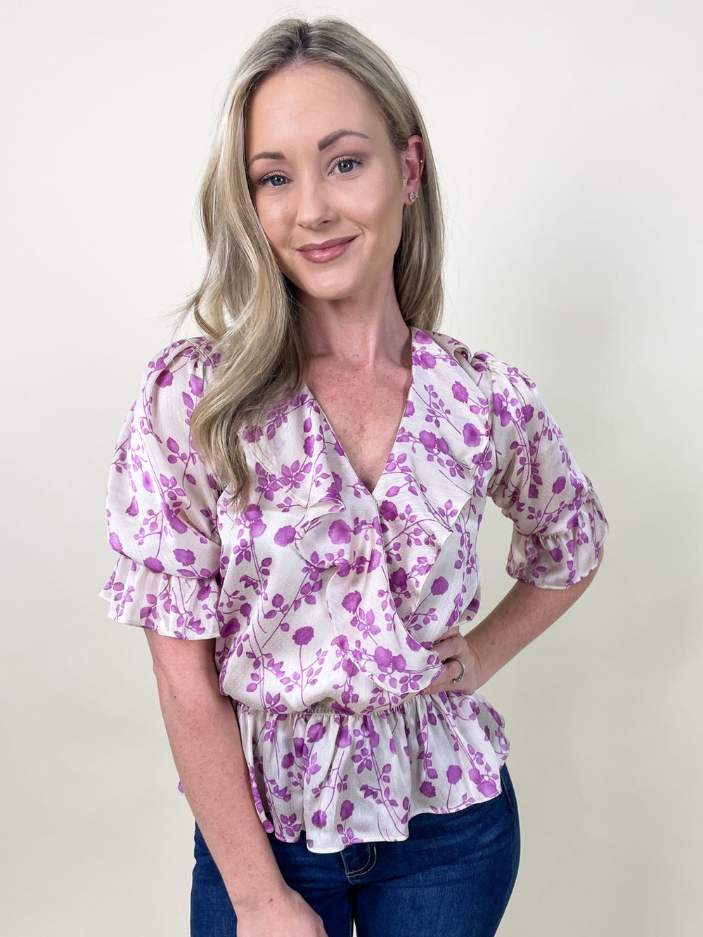 Bishop & Young wildflower ruffle  V-Neck Peplum Top - Lavender/White NWT small